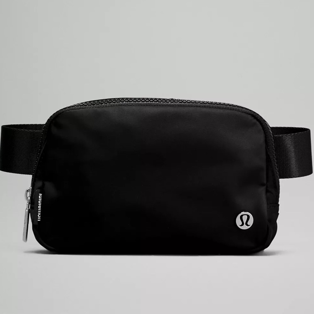 ⭐️SOLD⭐️ Lululemon 1L Everywhere belt bag - black